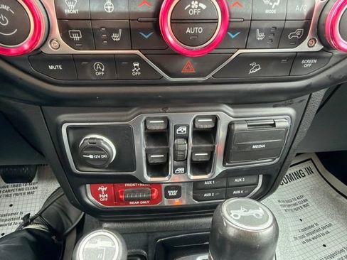 Used 2020 Jeep Wrangler Unlimited Rubicon AWD/4WD image 36