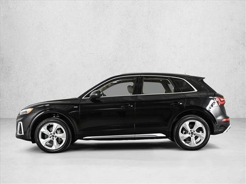 Used 2023 Audi Q5 2.0T Prestige w/ Prestige Package image 9