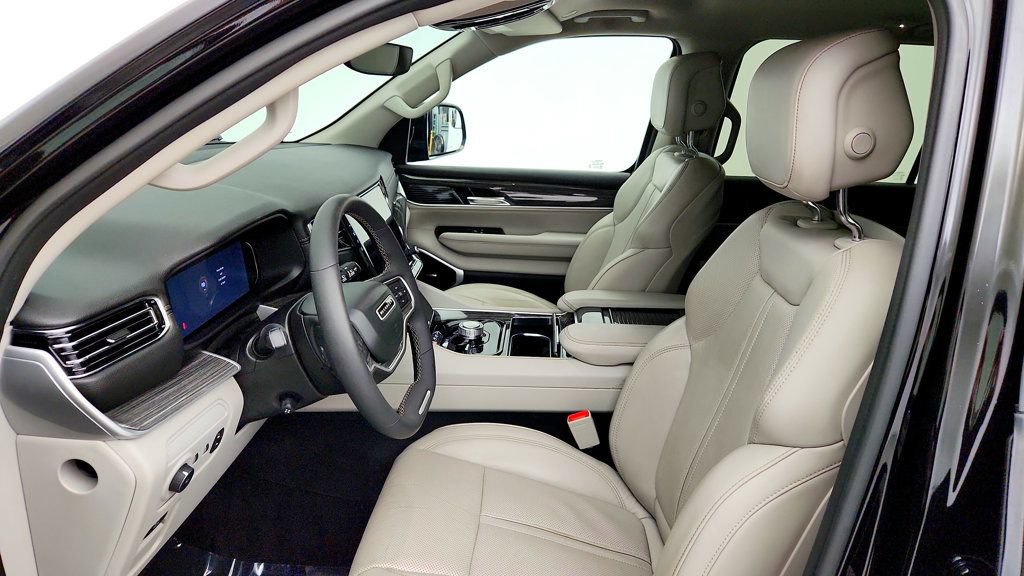 Used 2022 Jeep Wagoneer Series II AWD/4WD image 19