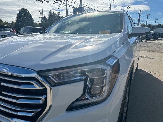 Used 2024 GMC Terrain SLT AWD/4WD image 57