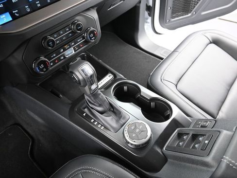 New 2025 Ford Bronco Outer Banks image 15