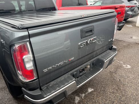 Used 2020 GMC Canyon SLE w/ Elevation Edition image 11