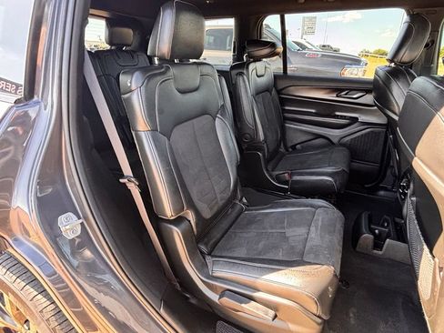 Used 2024 Jeep Grand Cherokee L Laredo AWD/4WD image 27