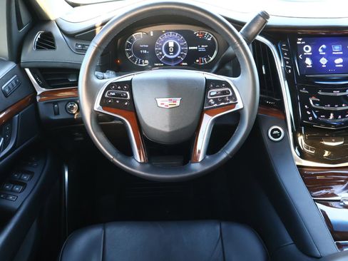 Used 2018 Cadillac Escalade Premium Luxury image 8