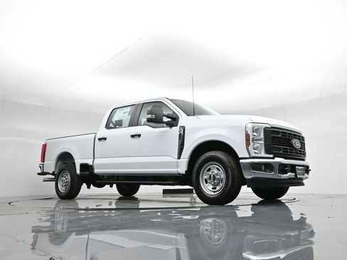 New 2026 Ford F250 XL w/ XL Chrome Package image 3