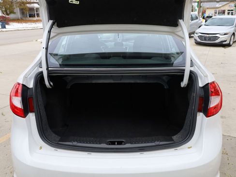 Used 2013 Ford Fiesta SE image 25