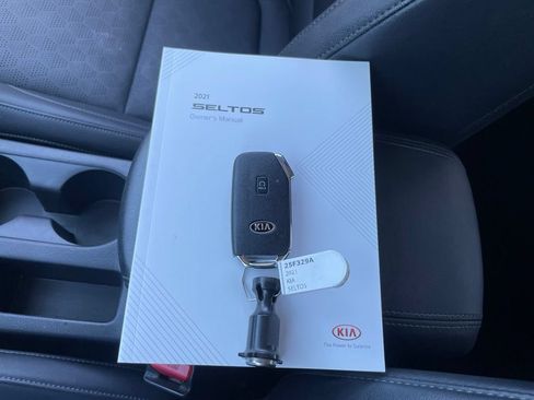 Used 2021 Kia Seltos SX AWD/4WD image 46