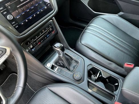 Used 2023 Volkswagen Tiguan SE AWD/4WD image 18