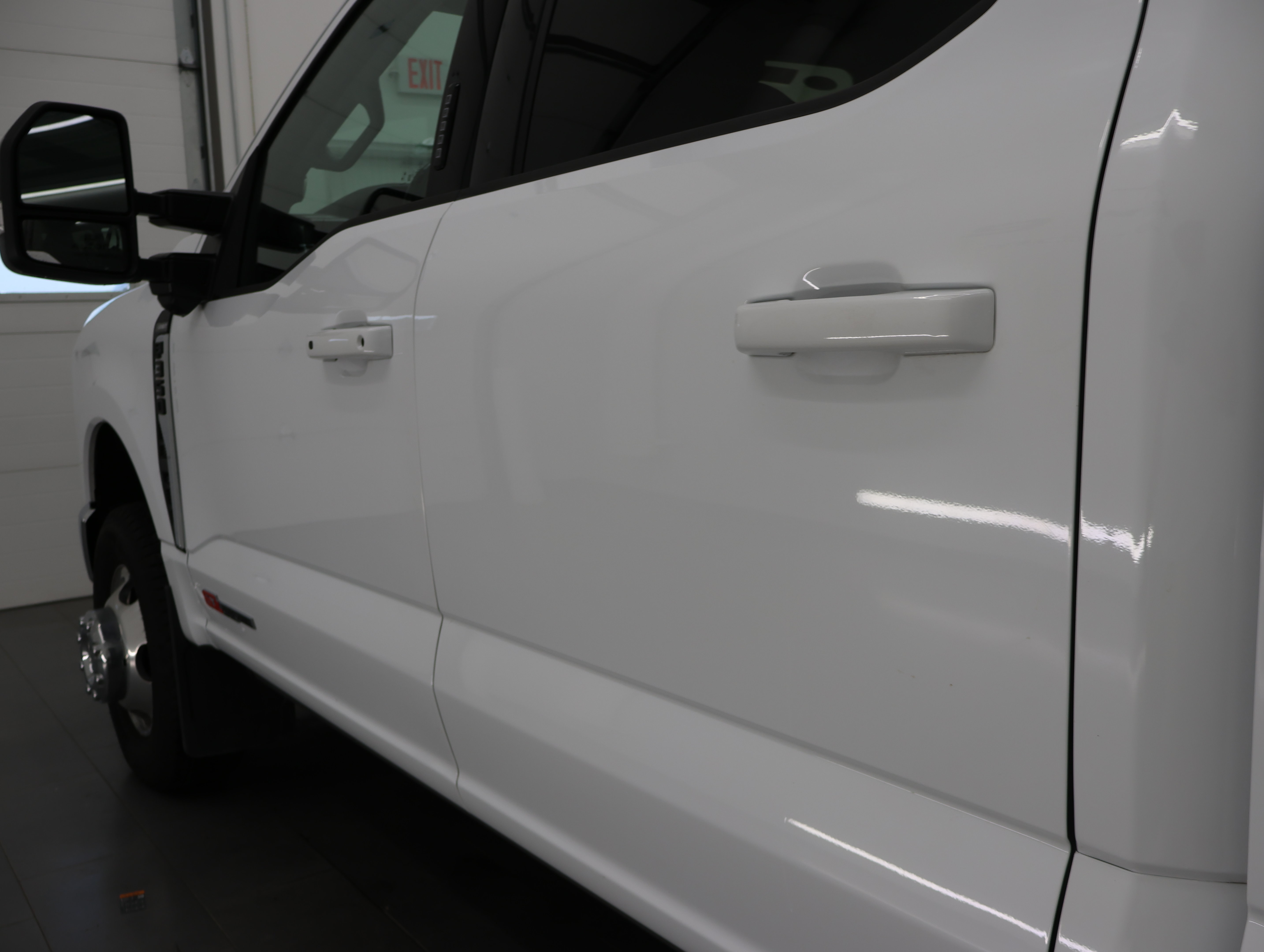 Used 2024 Ford F350 Lariat w/ Lariat Ultimate Package AWD/4WD image 37