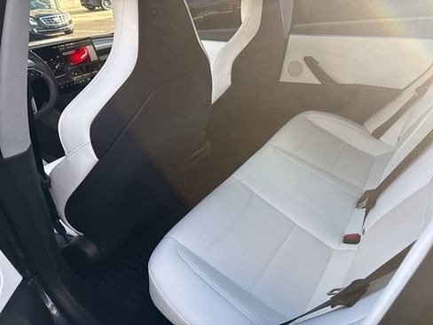 Used 2024 Tesla Model 3 Performance image 9