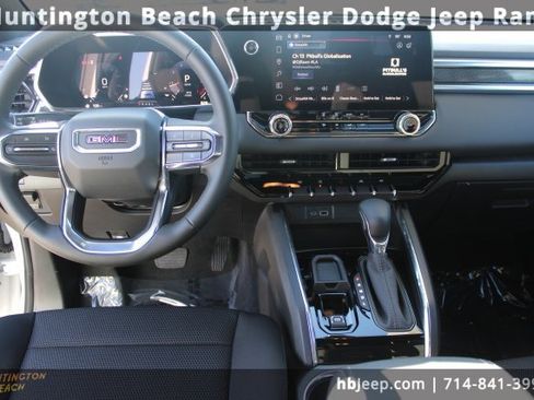 Used 2026 GMC Canyon Elevation image 11