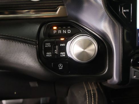 Used 2020 RAM 1500 Limited AWD/4WD image 9