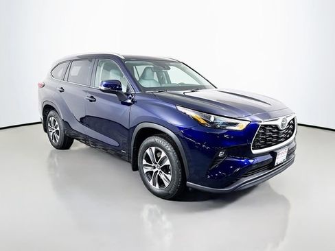 New 2026 Toyota Highlander XLE image 10