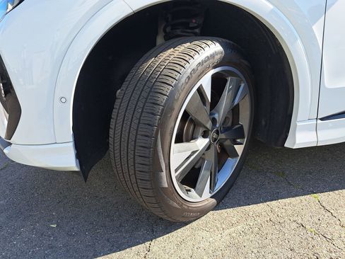 Used 2024 Audi Q4 e-tron Premium Plus image 36