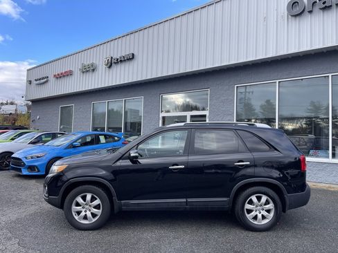 Used 2013 Kia Sorento LX w/ Convenience Pkg image 3