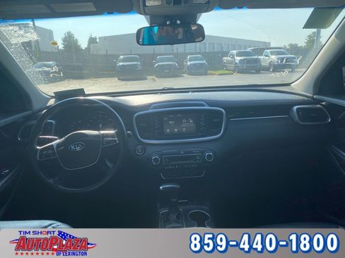 Used 2020 Kia Sorento EX image 11