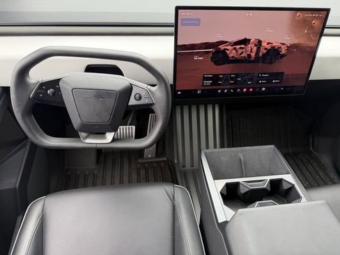 Used 2024 Tesla Cybertruck AWD Crew Cab image 11