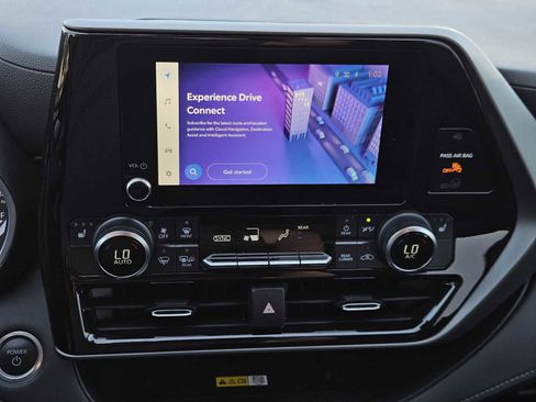 Used 2024 Toyota Highlander XLE image 17