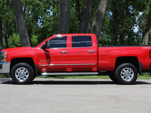 Used 2015 Chevrolet Silverado 2500 LTZ w/ Duramax Plus Package AWD/4WD image 4