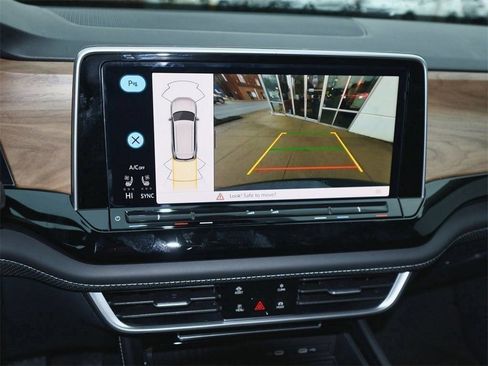 New 2026 Volkswagen Atlas SE FWD image 22