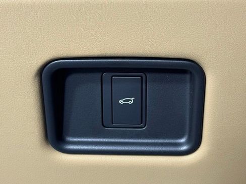 New 2026 Land Rover Range Rover SE image 39