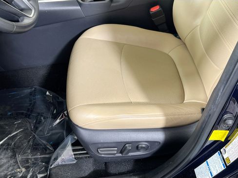 Used 2019 Toyota RAV4 Limited image 19