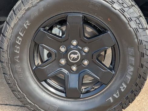 Used 2024 Ford Bronco Black Diamond image 9