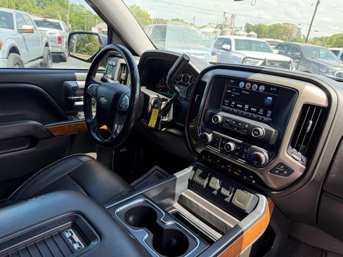 Used 2018 Chevrolet Silverado 1500 High Country AWD/4WD image 14