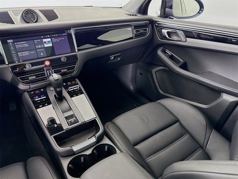 New 2026 Porsche Macan image 26
