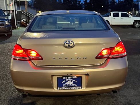 Used 2010 Toyota Avalon XLS image 5