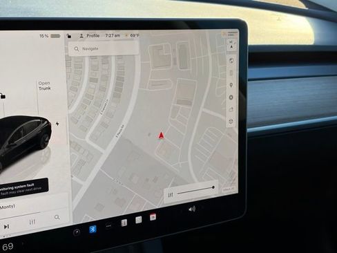 Used 2023 Tesla Model 3 Standard Range image 19