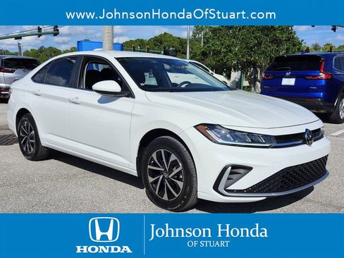 Used 2025 Volkswagen Jetta S image 1