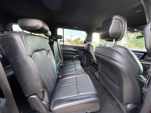 Used 2024 Jeep Wagoneer Series II w/ Flexible Seating Group AWD/4WD image 13