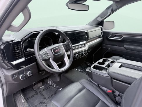 Used 2025 GMC Sierra 1500 SLT image 29