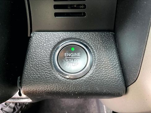 Used 2018 Ford F150 Lariat RWD image 31