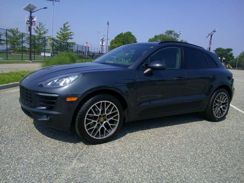 Used 2018 Porsche Macan AWD/4WD image 6