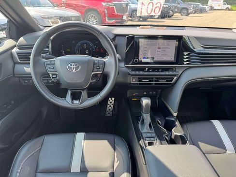Used 2025 Toyota Camry SE AWD/4WD image 20