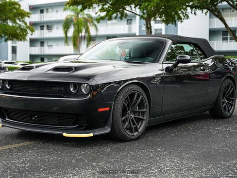 Used 2023 Dodge Challenger SRT Hellcat RWD image 16