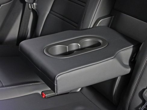 Certified 2025 Porsche Cayenne S image 36