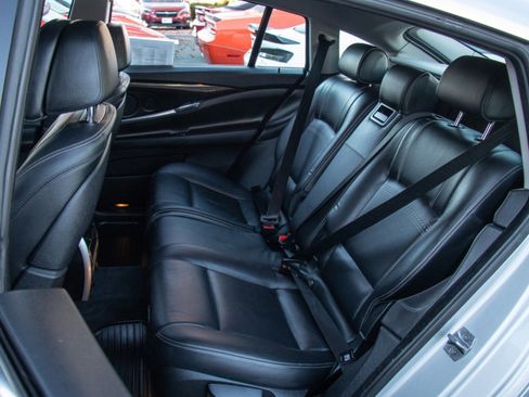 Used 2017 BMW 550i Gran Turismo xDrive image 21