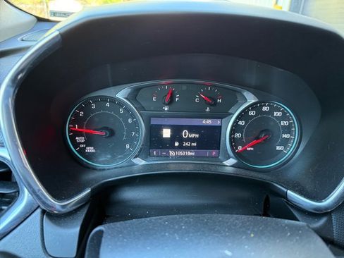 Used 2022 Chevrolet Equinox LS AWD/4WD image 9