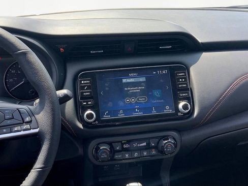 Used 2024 Nissan Kicks SR w/ SR Premium Package image 9
