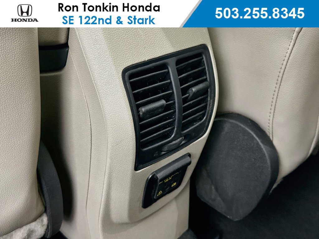 Used 2017 Ford Escape Titanium w/ Equipment Group 301A AWD/4WD image 28