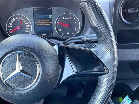 Used 2025 Mercedes-Benz Sprinter 2500 image 17