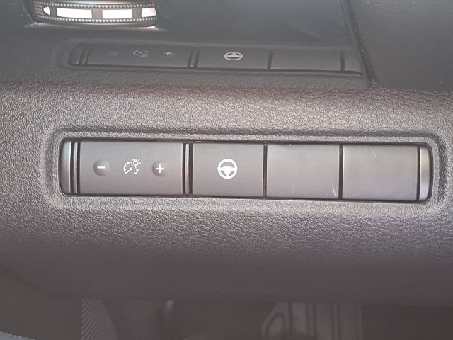 Used 2024 Nissan Pathfinder SV FWD image 16