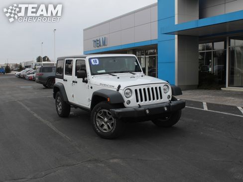 Used 2018 Jeep Wrangler Unlimited Rubicon w/ Cold Weather Group image 2