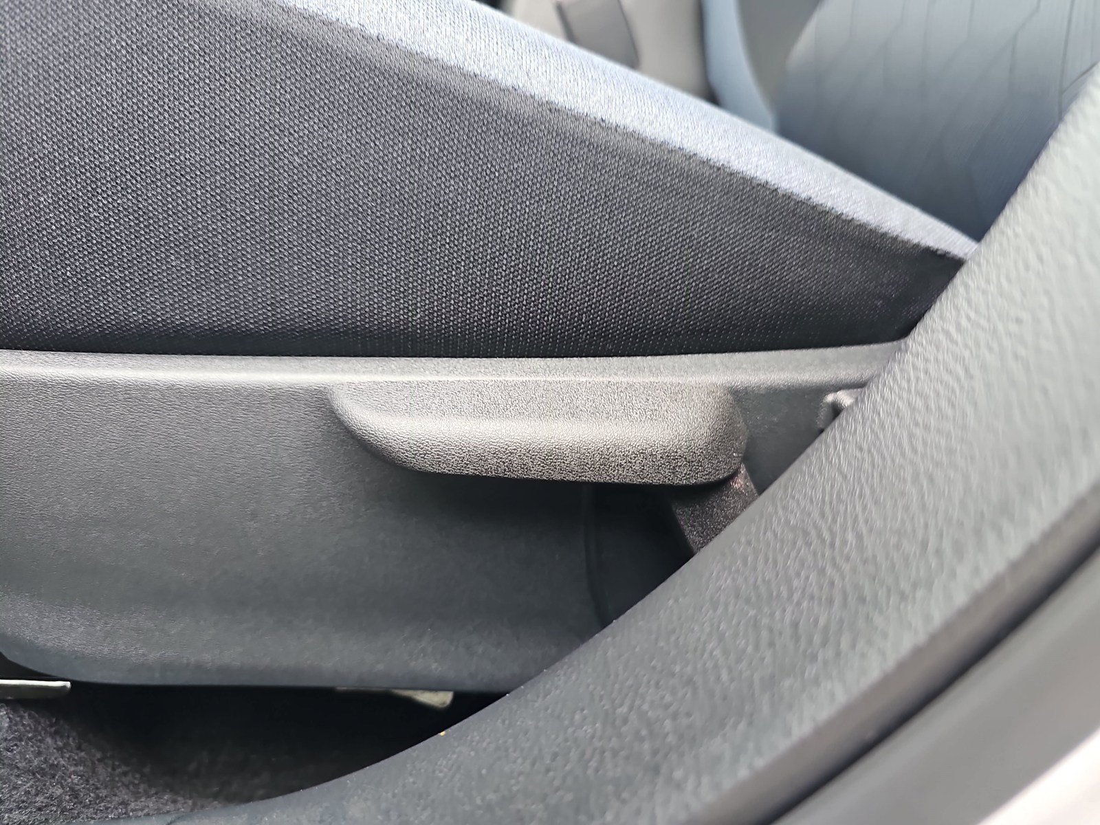 Used 2025 Nissan Versa SV w/ Trunk Package FWD image 25