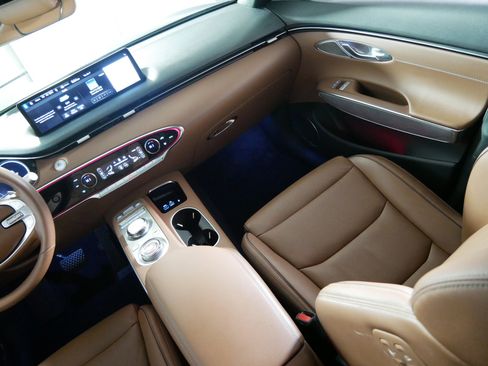 Certified 2023 Genesis GV70 2.5T w/ Advanced Package image 11