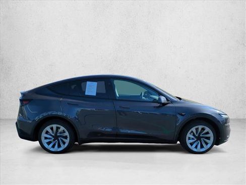 Used 2026 Tesla Model Y 2WD image 4