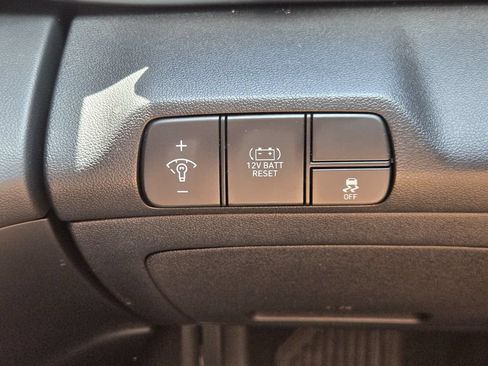 Certified 2024 Hyundai Elantra Limited FWD image 25